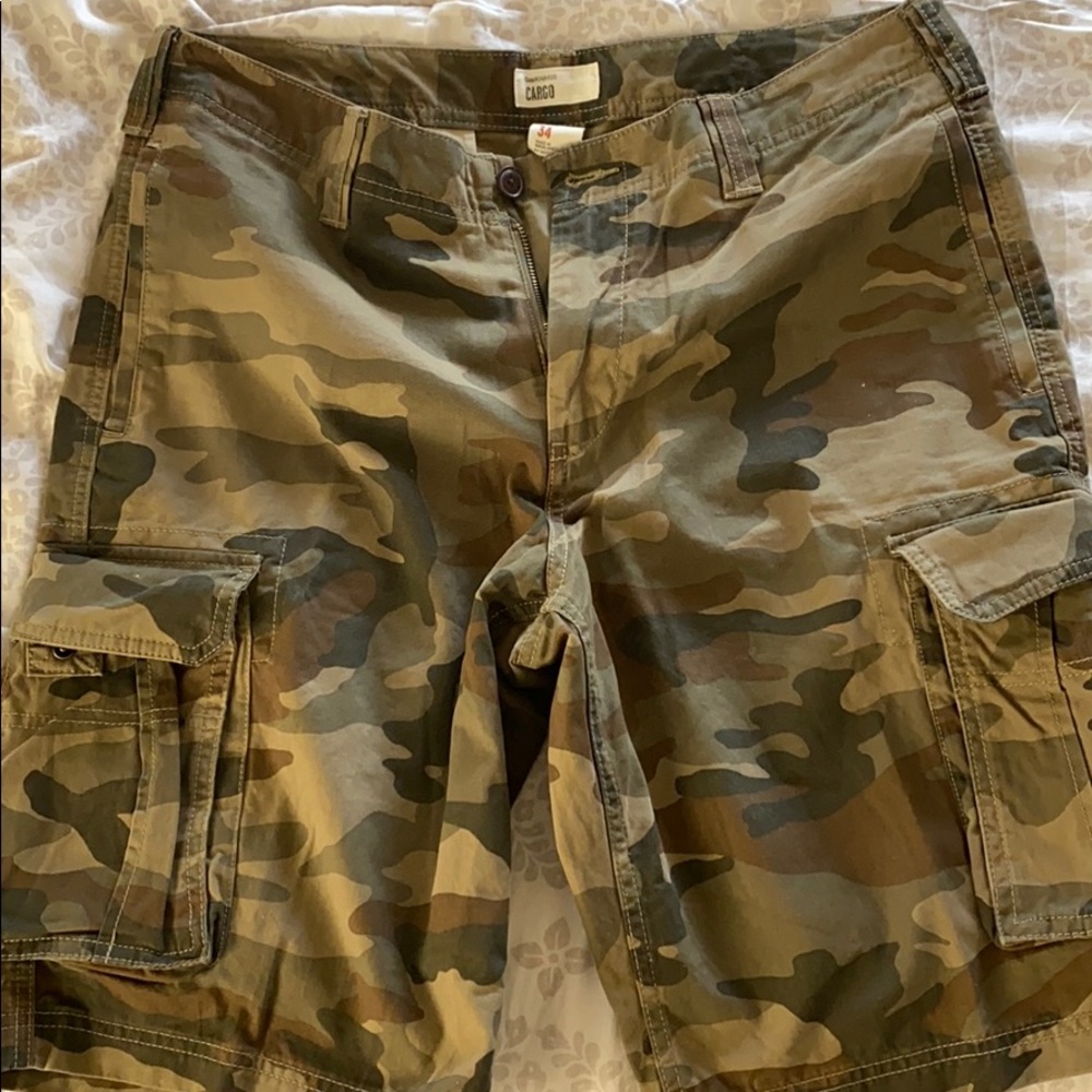 Gap Camo Cargo Shorts size 34